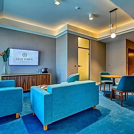 Old Town Haston 4*