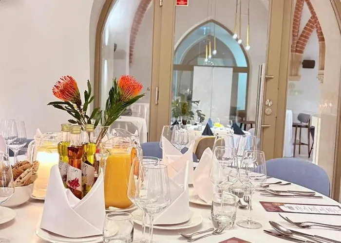 Old Town Haston Aparthotel Vratislav